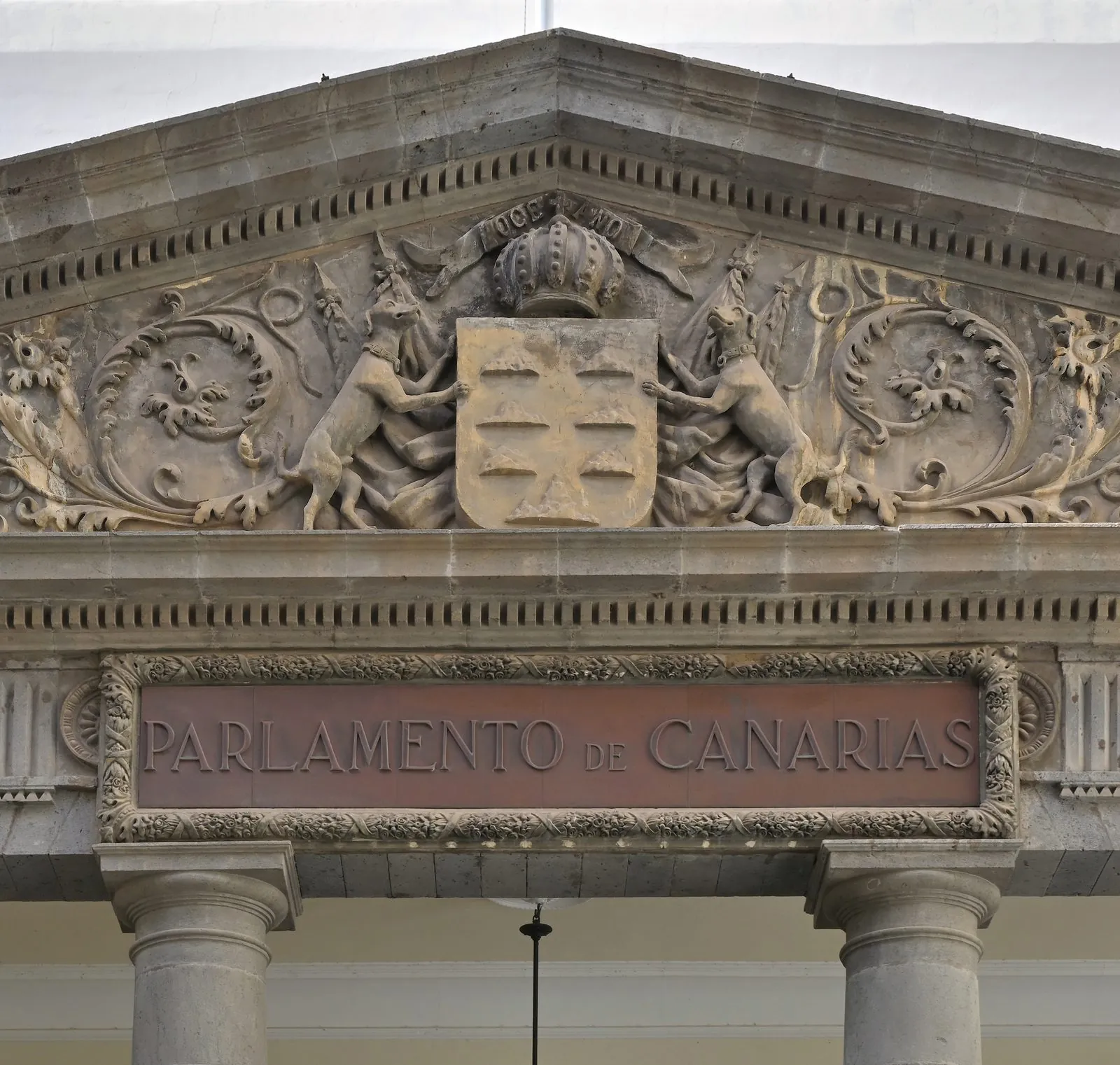 Santa Cruz de Tenerife – Parlamento de Canarias, escudo