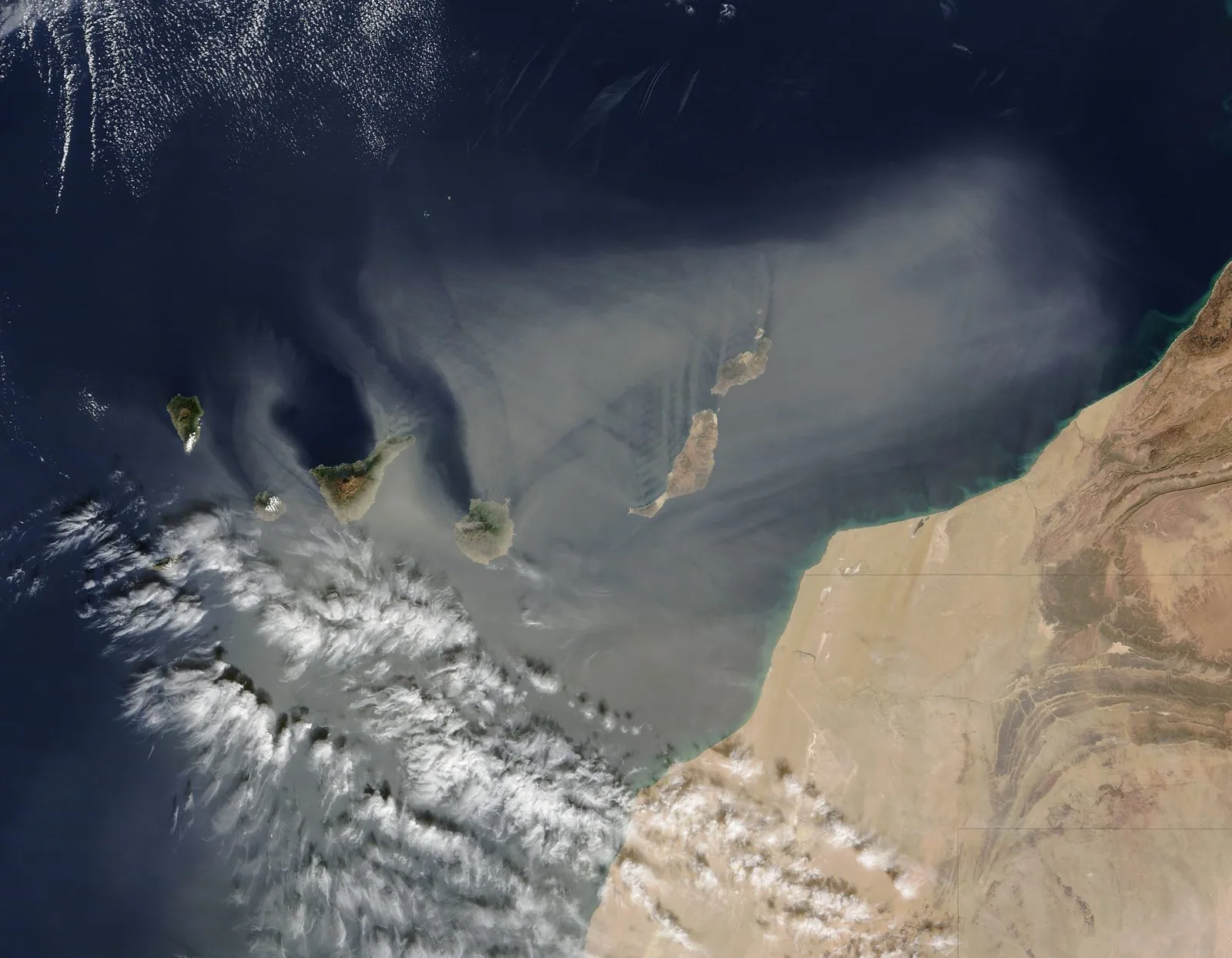 Dust storm over the Canary Islands (MODIS 2015-12-31)