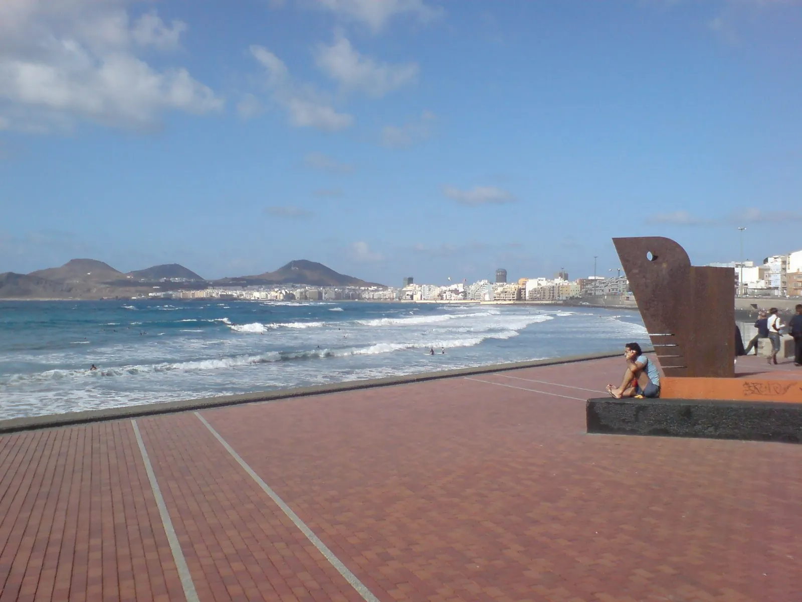 Gardens and palm trees along the Las Canteras seafront promenade in Las Palmas de Gran Canaria