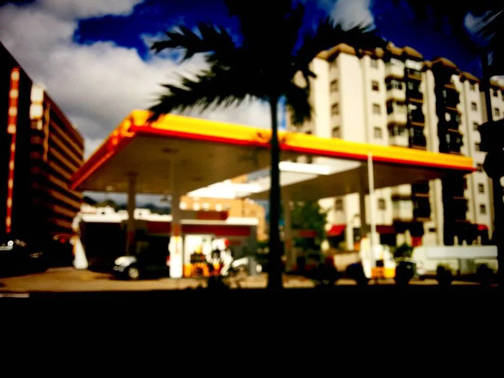 Gasolinera en Avenida Tres de Mayo, Santa Cruz de #Tenerife.#city #ciudad #lgasct