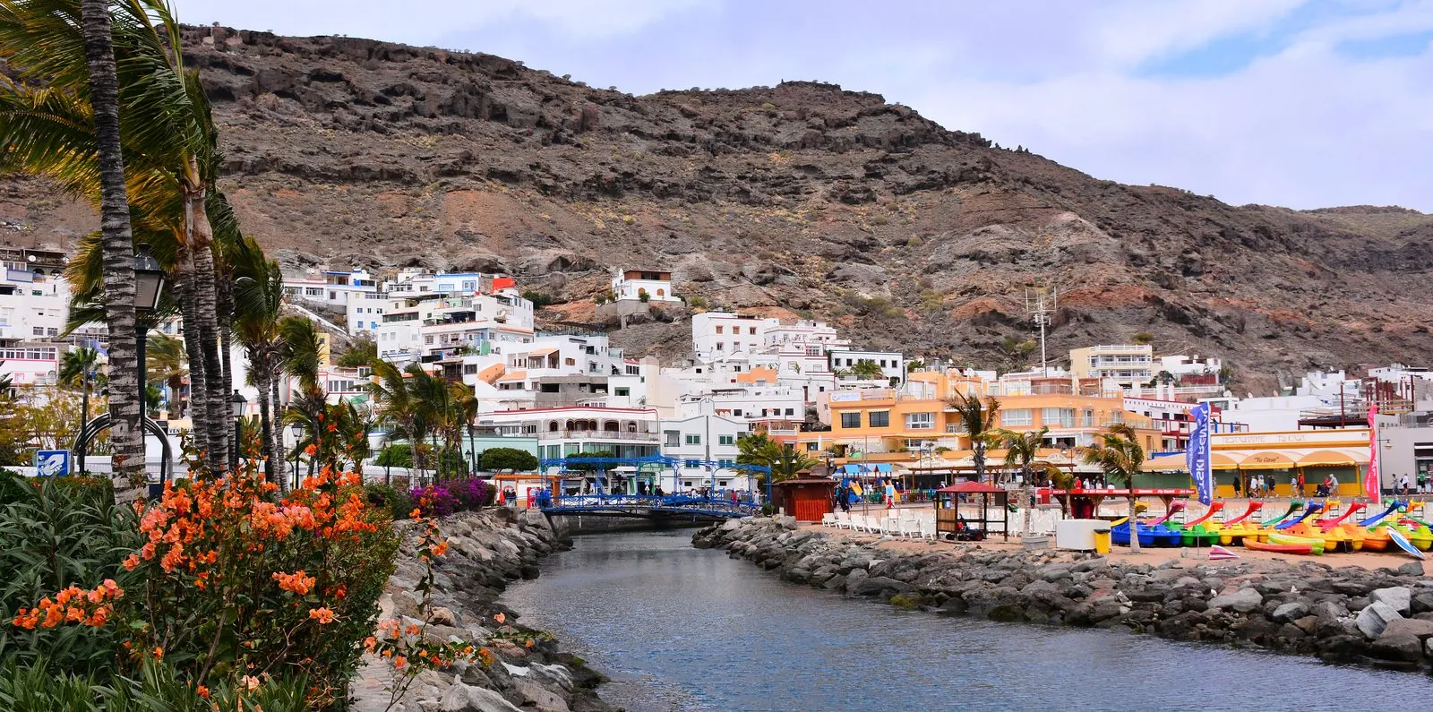 Whitewashed holiday apartments around the marina at Puerto de Mogan, Gran Canaria