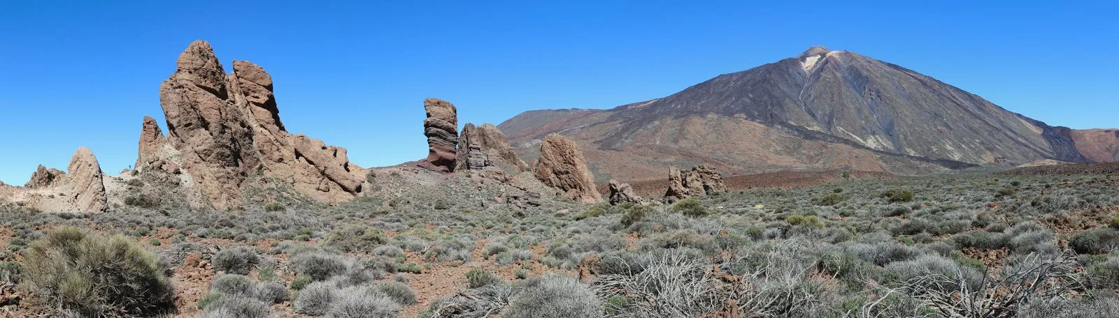 Mount Teide behind the Roques de Garcia rock formations, Tenerife