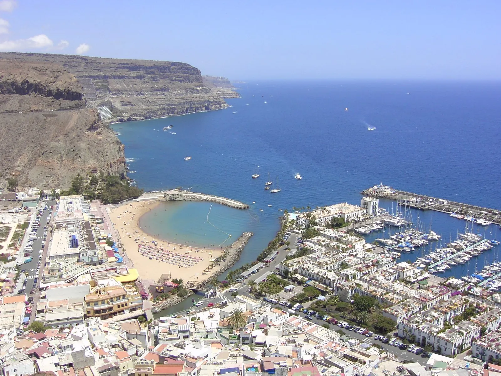 The sandy beach beside the harbour at Puerto de Mogán, Gran Canaria
