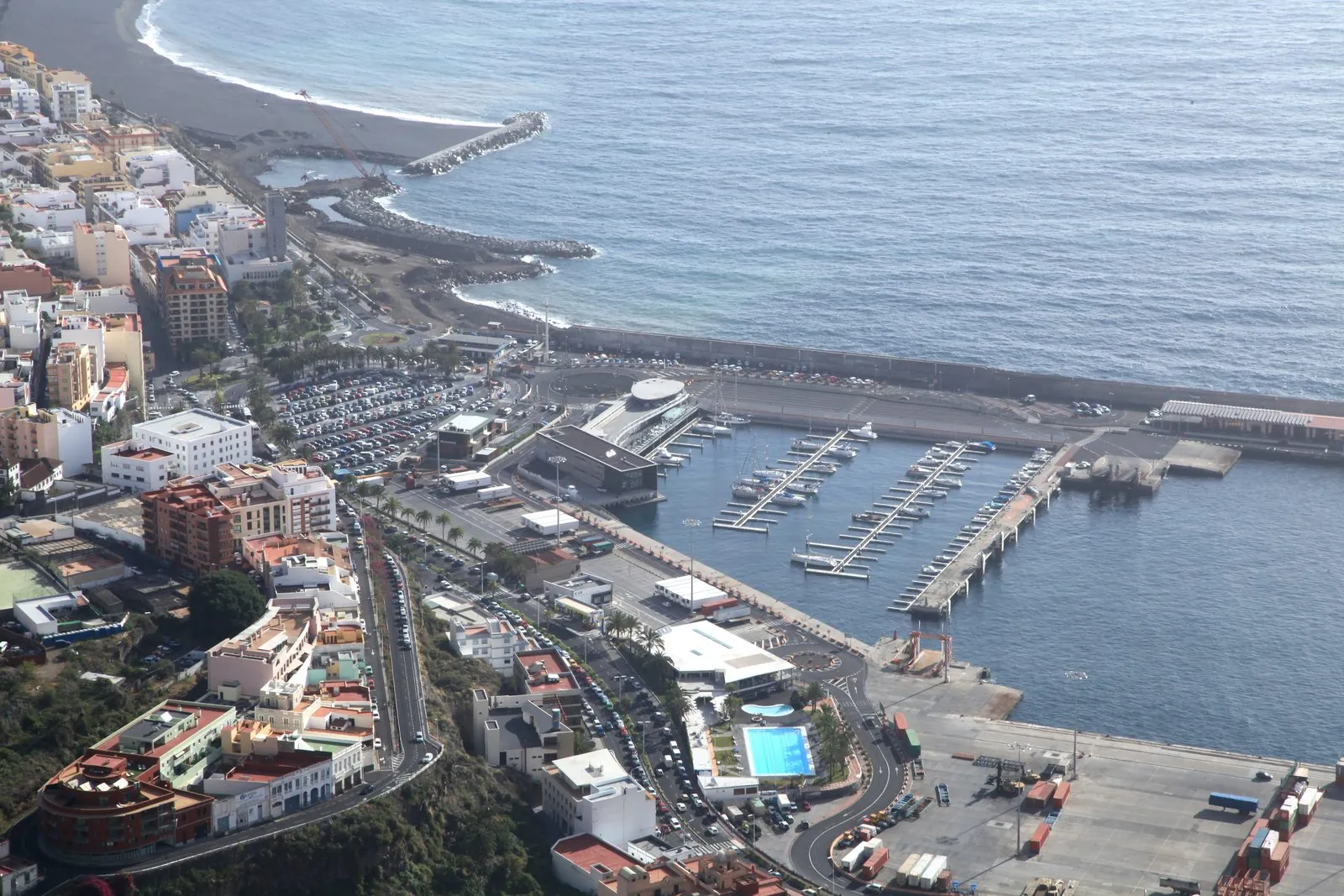 The town, port and coastline of Santa Cruz de La Palma seen from the Mirador de la Concepción